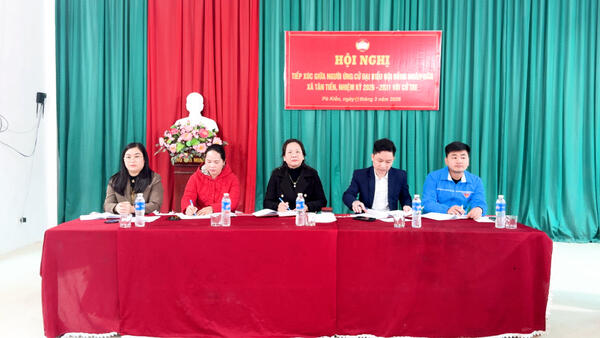 Ứng cử viên đại biểu HĐND xã tiếp xúc cử tri tại đơn vị bầu cử số 03 thôn Pò Kiền