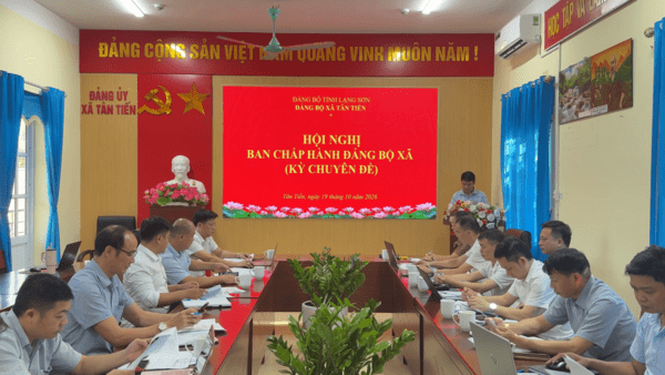 ĐẢNG ỦY XÃ TÂN TIẾN TỔ CHỨC HỘI NGHỊ BAN CHẤP HÀNH ĐẢNG BỘ XÃ KỲ CHUYÊN ĐỀ