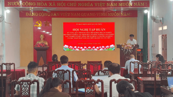 XÃ TÂN TIẾN TỔ CHỨC TẬP HUẤN KỸ NĂNG, QUY TRÌNH RÀ SOÁT HỘ NGHÈO, HỘ CẬN NGHÈO NĂM 2026